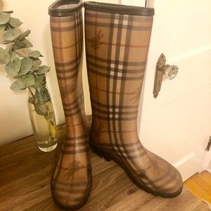 Women’s Burberry Rainboots-  Size 39/9